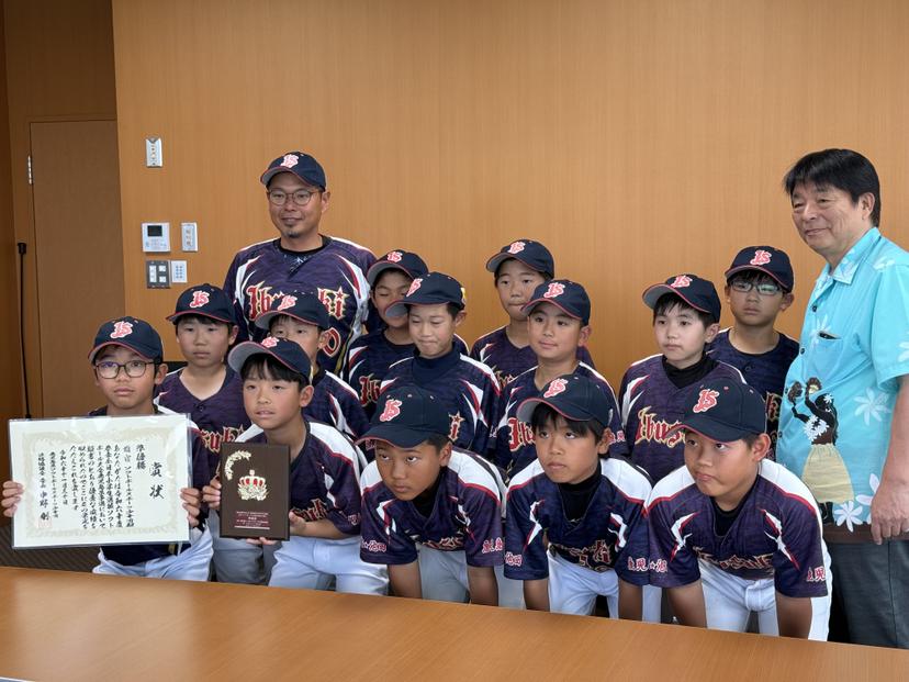 指宿ソフトボールスポーツ少年団、市長を表敬訪問！全国大会出場の快挙を報告