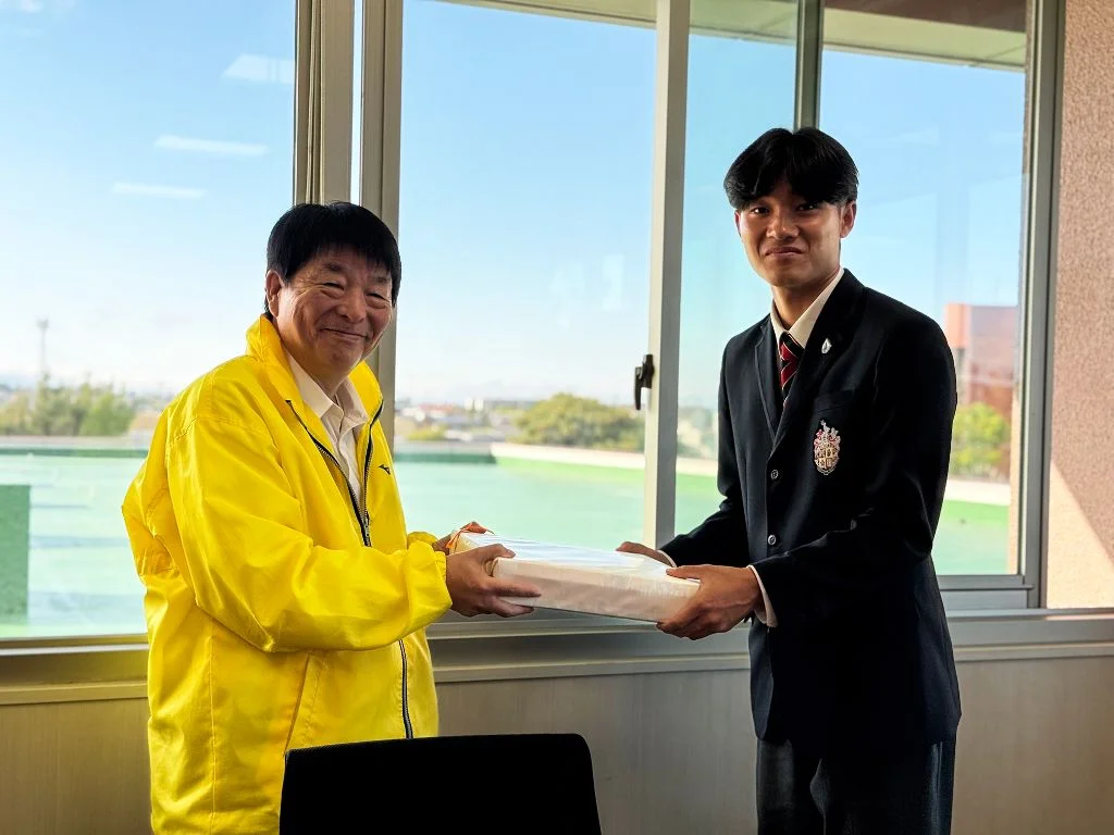 市長より「いぶすき路」の贈呈