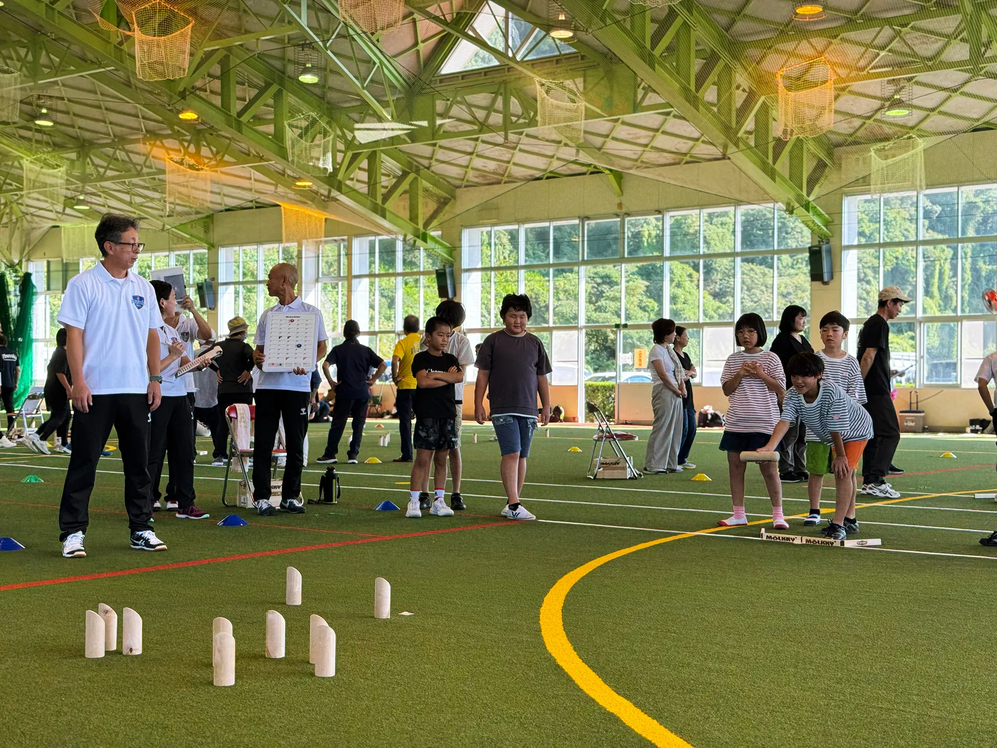 モルックを楽しむ一般の部の参加者